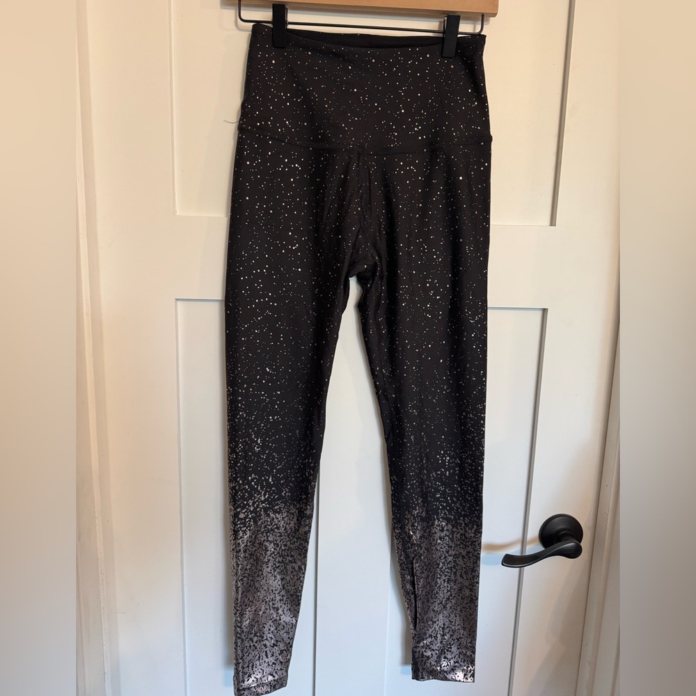Beyond Yoga Black Leggings with Metallic rose gold ombré Speckle